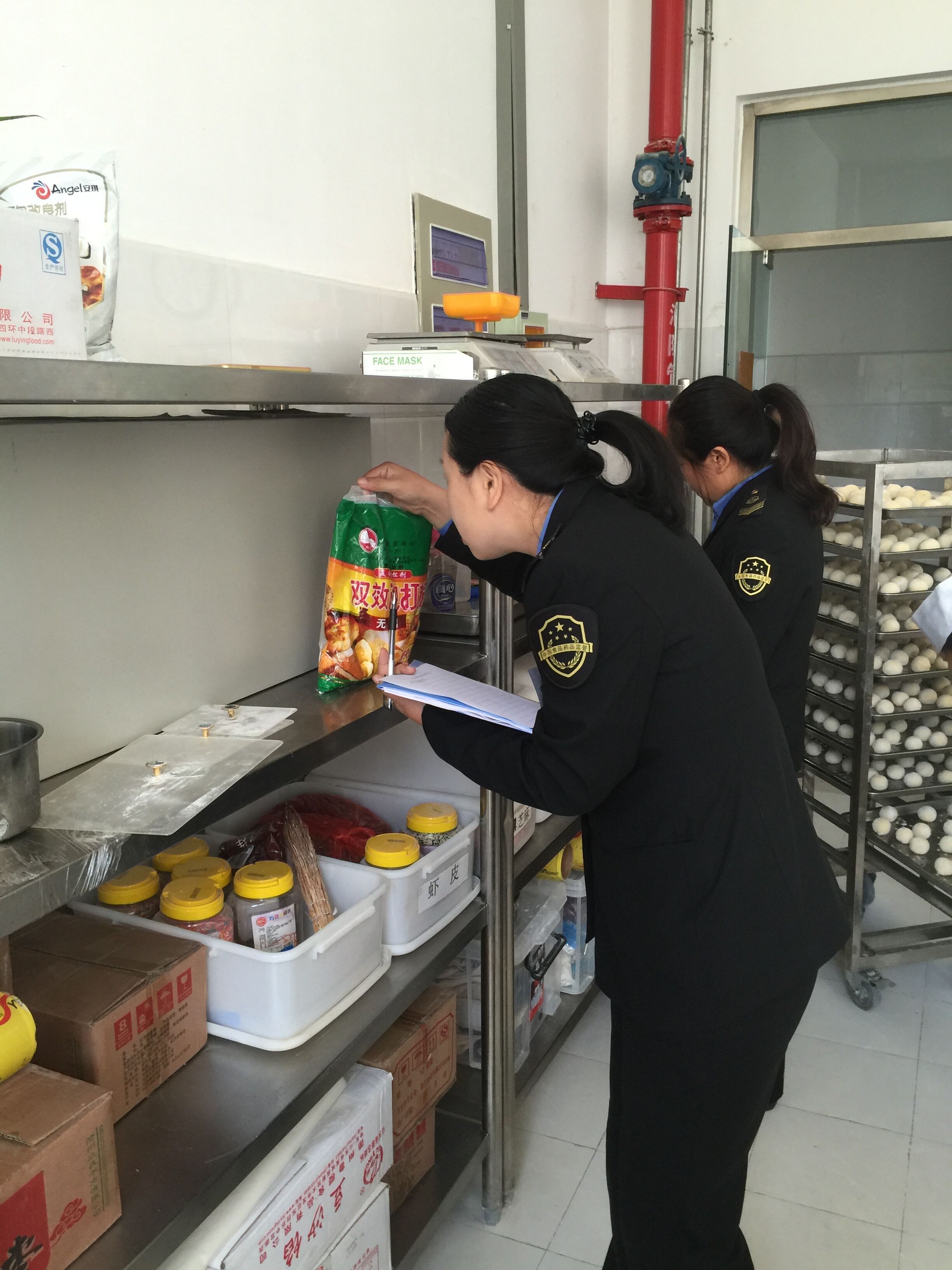 聊城市食药监局以实战演练提升餐饮服务食品监管能力_财经_聊城大众网